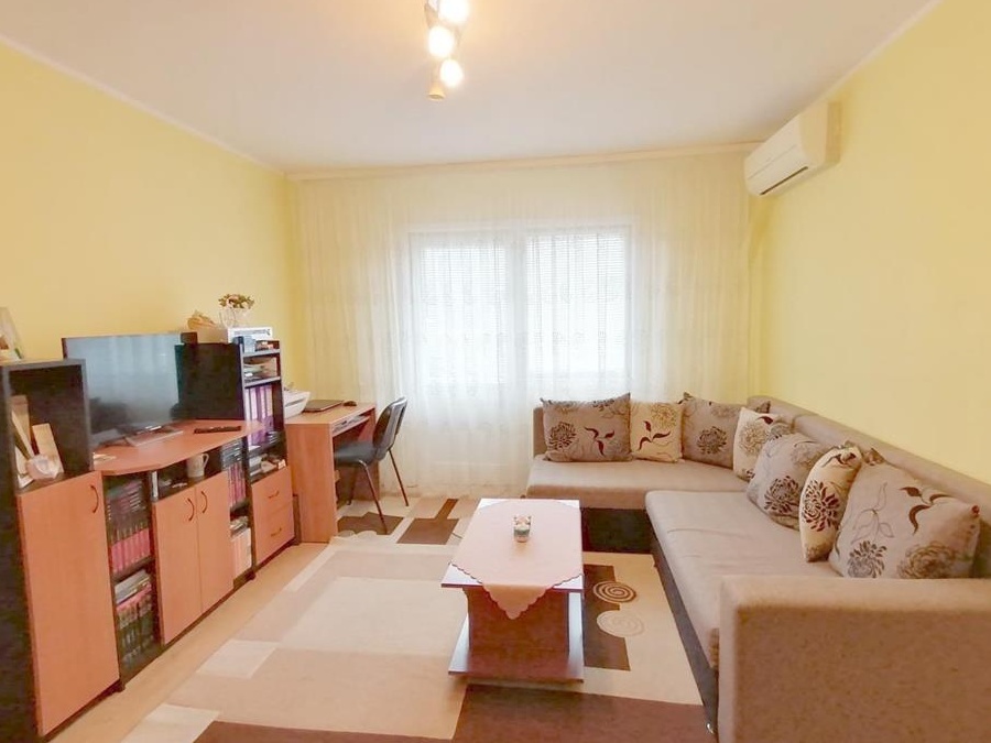 Apartament 3 camere, 2 bai, 2 balcoane, zona Dambovita - Sagului