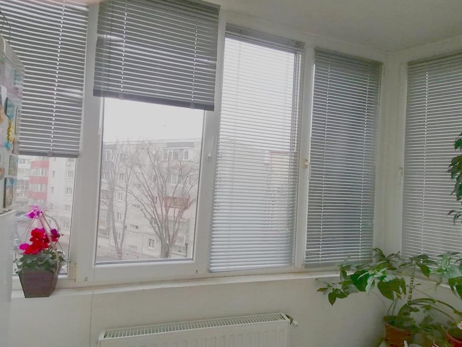Apartament 3 camere, 2 bai, 2 balcoane, zona Dambovita - Sagului