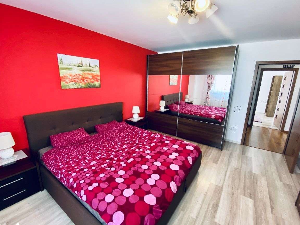Apartament 3 camere, aer conditionat, balcon, pret usor negociabil