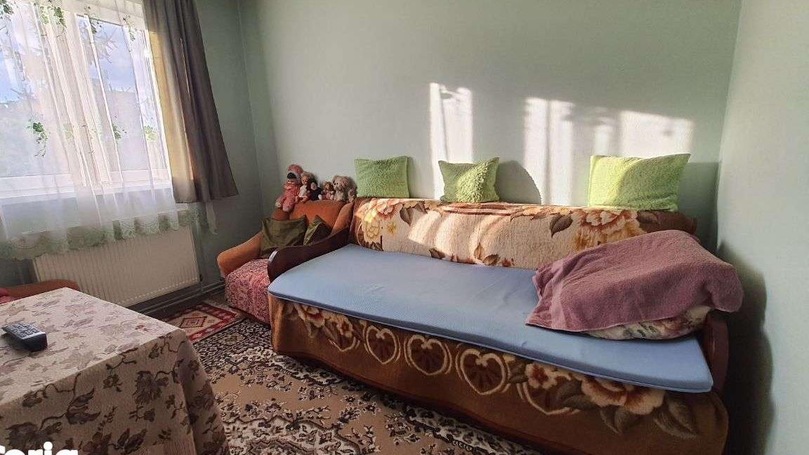 Apartament 3 camere, Dambu, decomandat