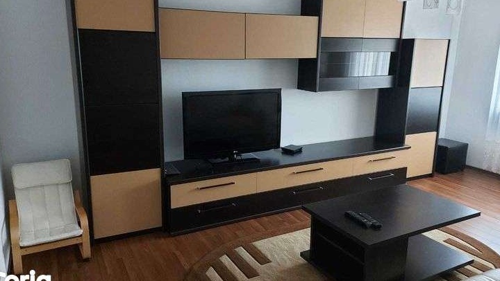 apartament 3 camere de inchiriat