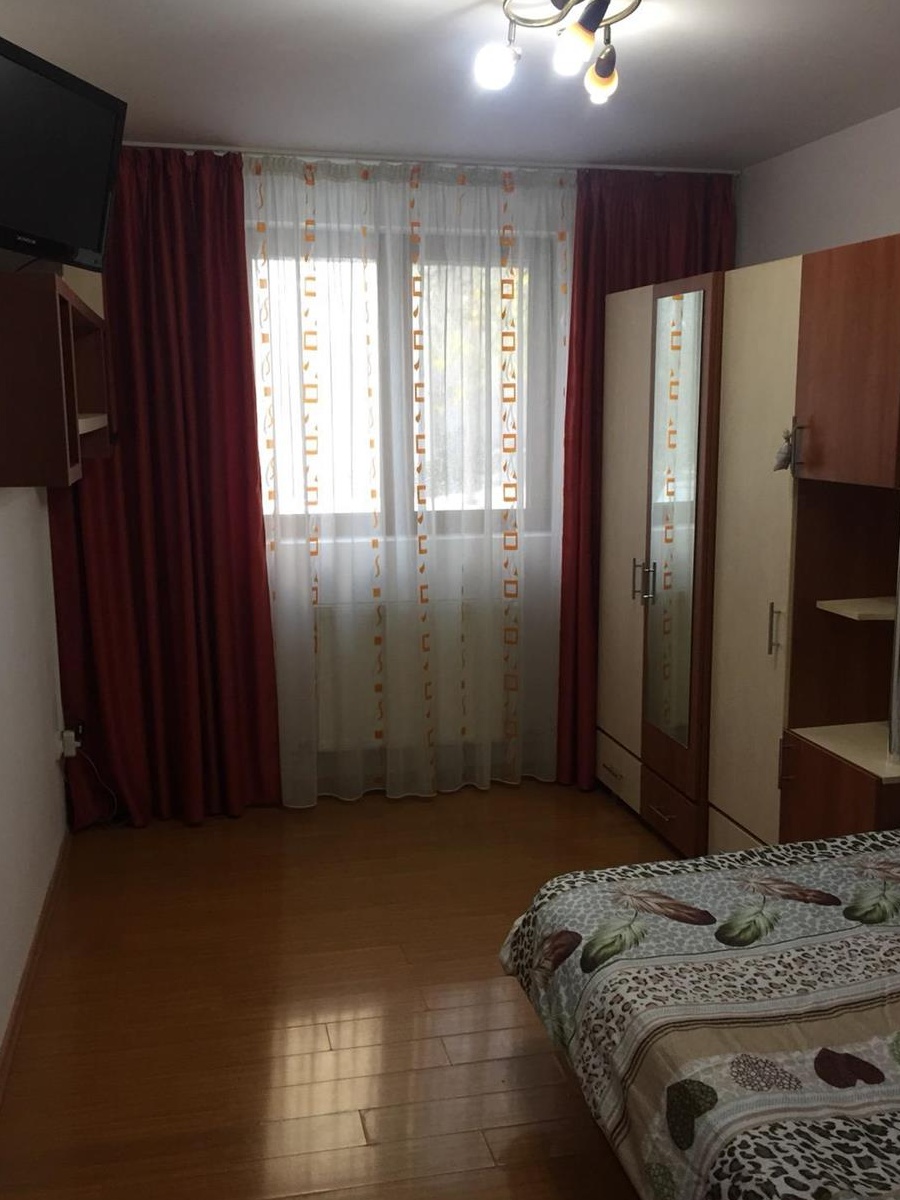 Apartament 3 camere de închiriat Slatina (zonă centrală)