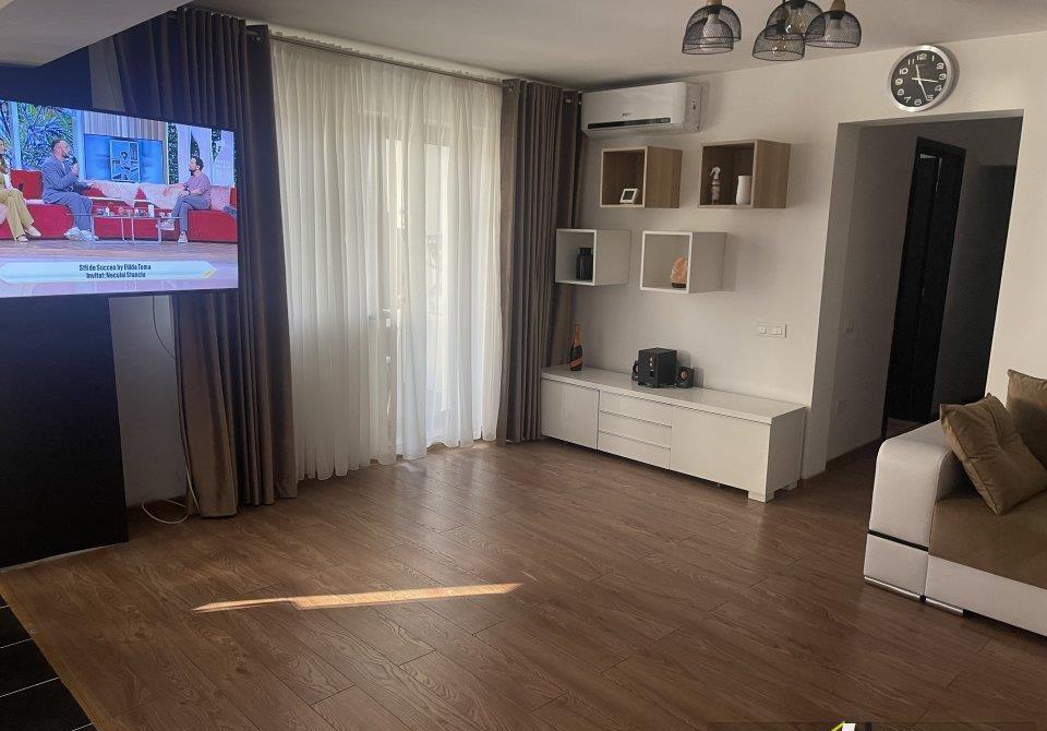 Apartament 3 camere de vanzare Margeanului