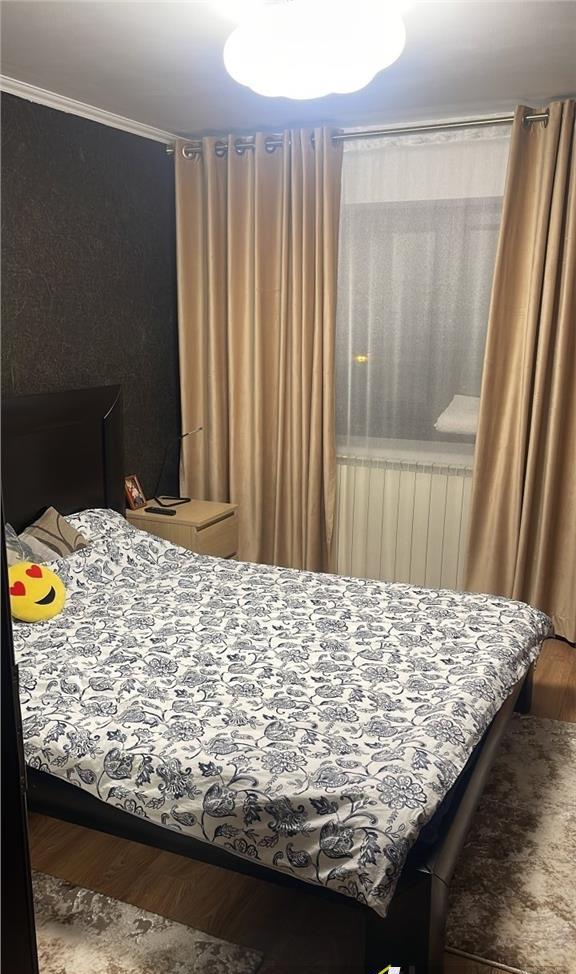 Apartament 3 camere de vanzare Margeanului