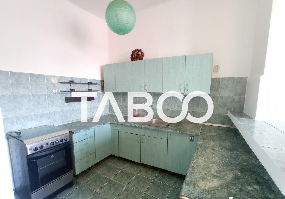 Apartament 3 camere de vanzare terasa si curte zona Trei Stejari Sibiu