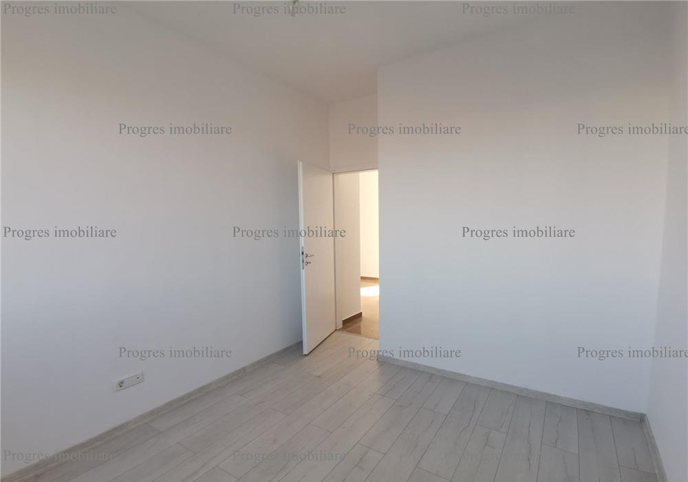 Apartament 3 camere decomandat - 65 mp - curte 25 mp - 85.000 euro