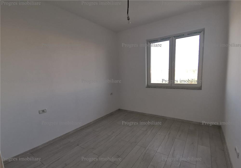 Apartament 3 camere decomandat - 65 mp - curte 25 mp - 85.000 euro