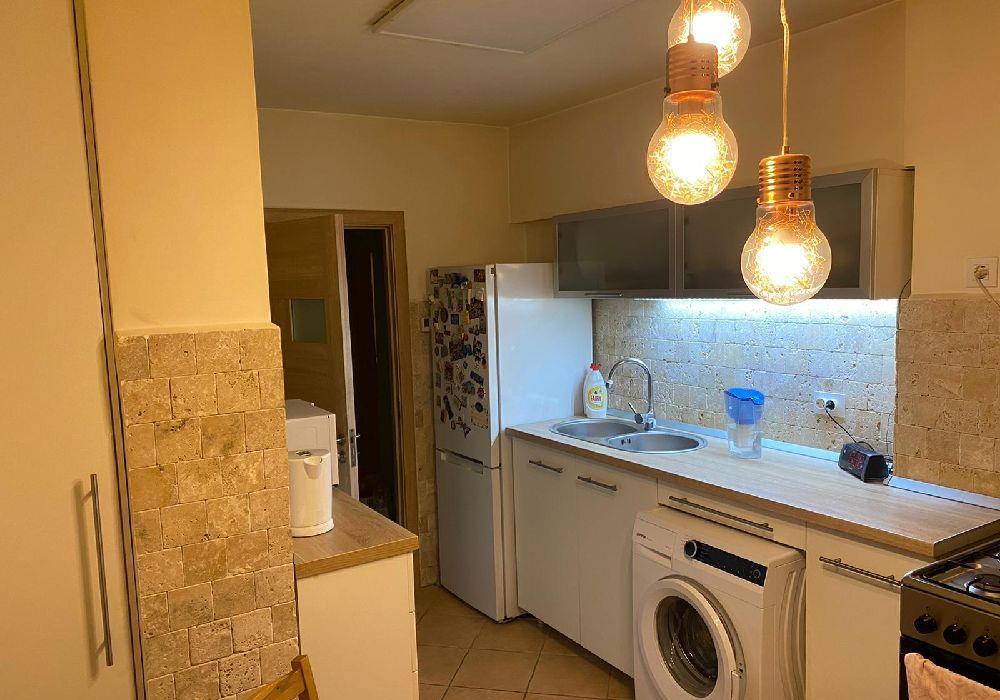 Apartament 3 camere decomandat 68 mp renovat Metrou Tineretului Timpuri Noi Strada Viorele 30 bl 20A