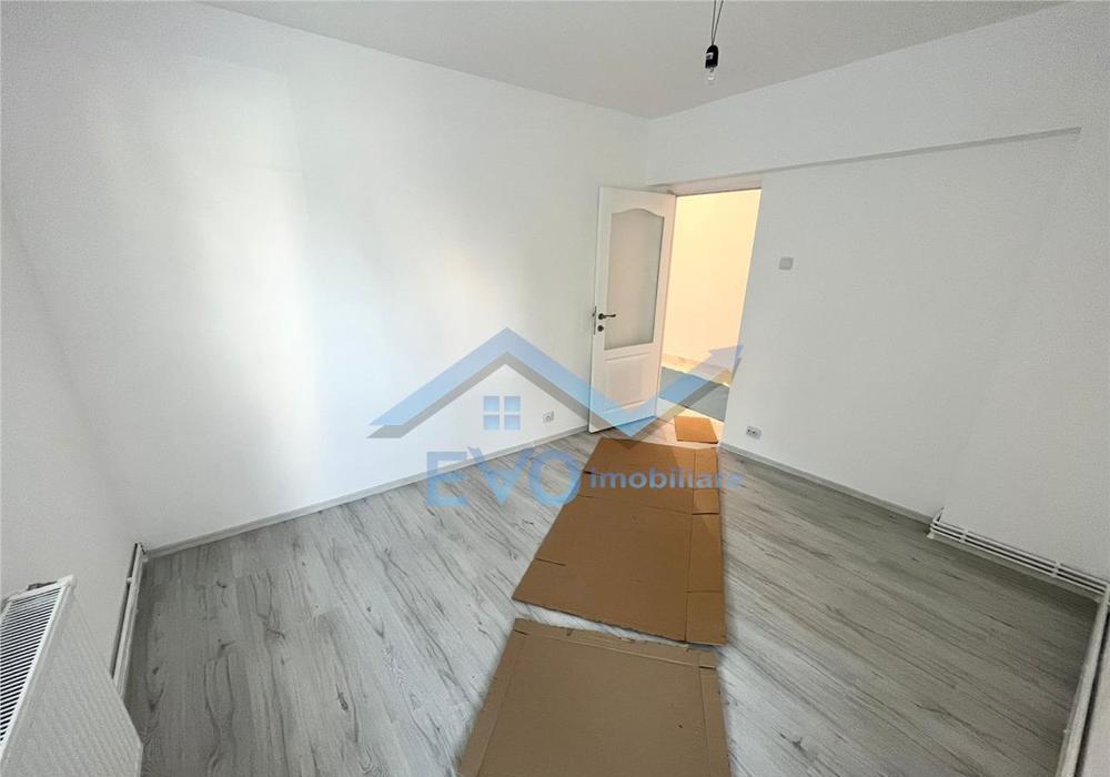 Apartament 3 camere, decomandat, Pacurari