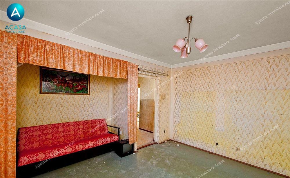 Apartament 3 camere decomandate zona Piata Centrala suprafata 65mp