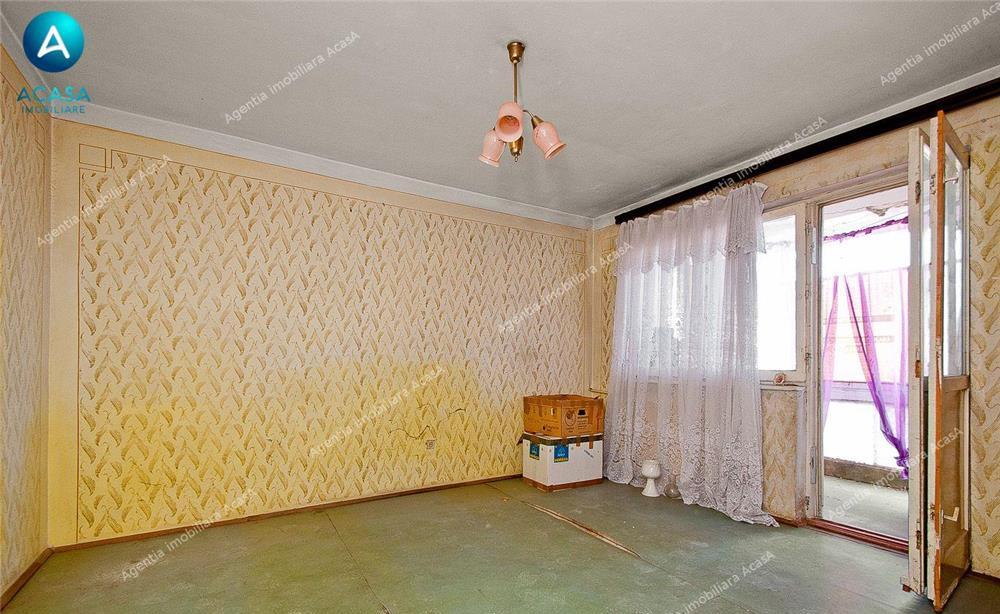 Apartament 3 camere decomandate zona Piata Centrala suprafata 65mp