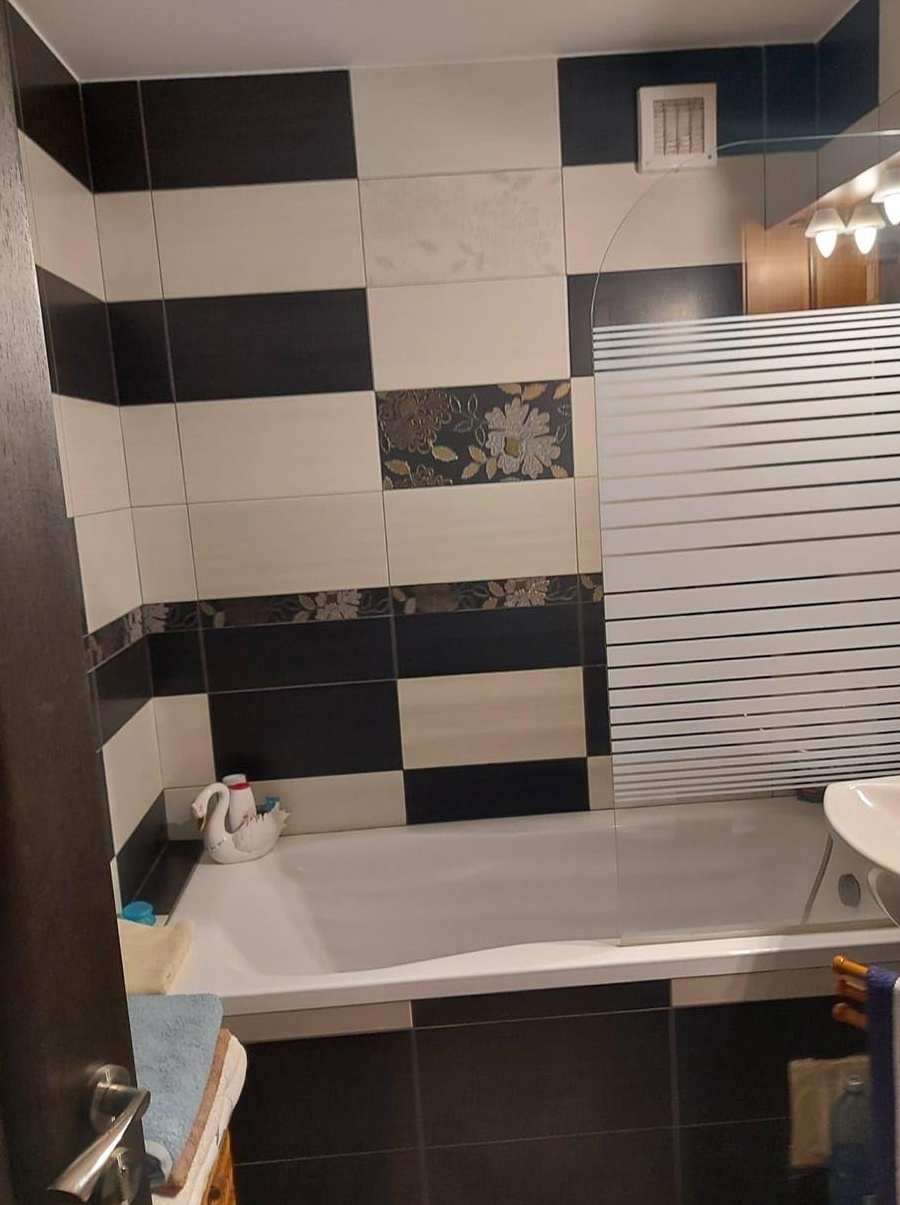Apartament 3 camere decomandate, zona ultracentrala, lux.