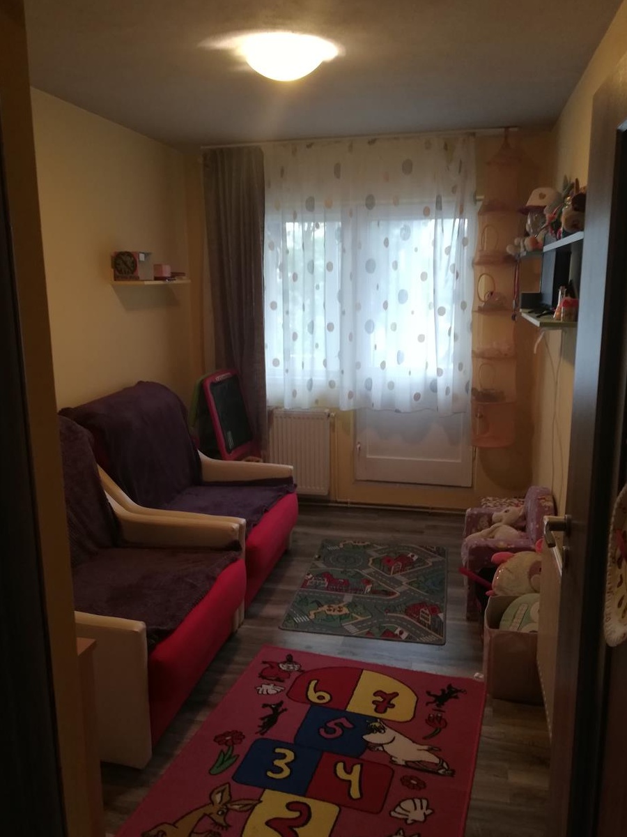 Apartament 3 camere decomandate+living