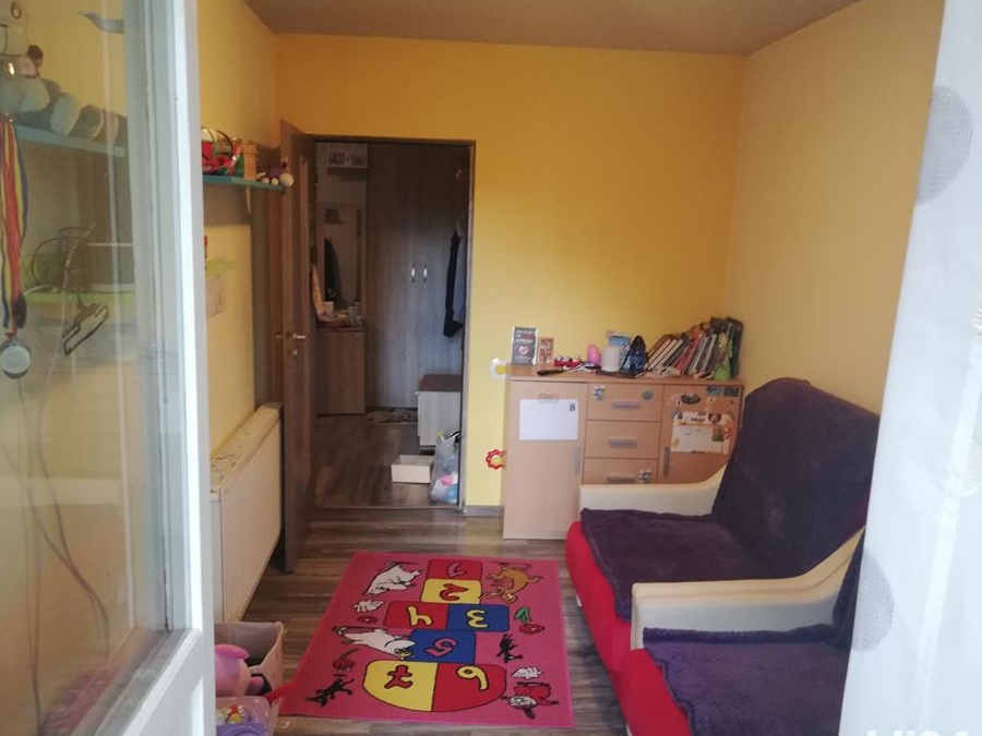 Apartament 3 camere decomandate+living