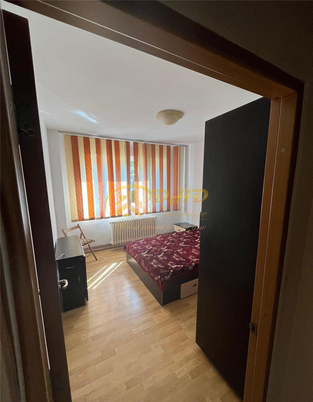 Apartament 3 Camere - Etaj intermediar - Tatarasi