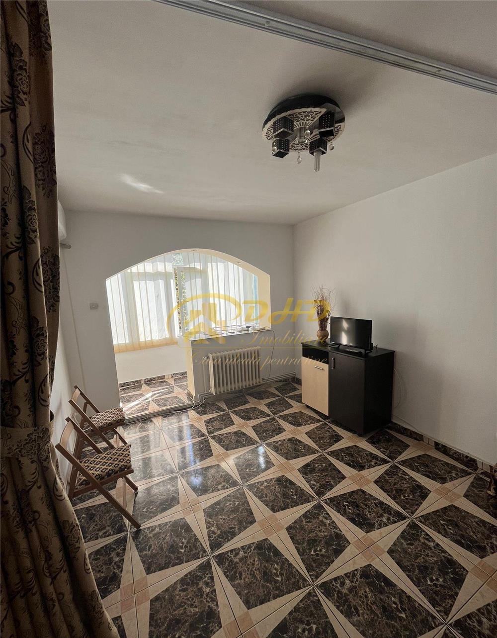 Apartament 3 Camere - Etaj intermediar - Tatarasi