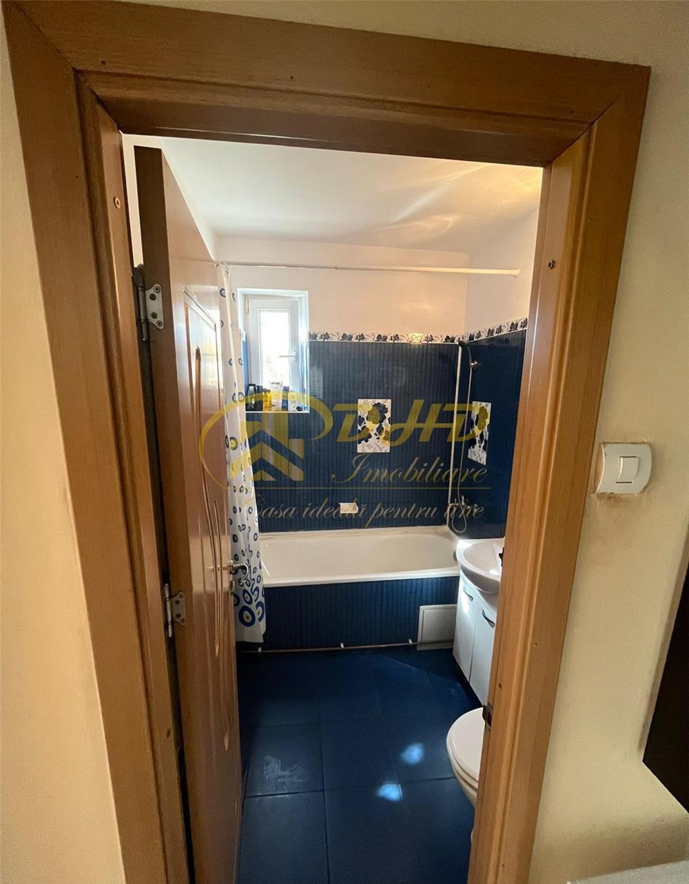 Apartament 3 Camere - Etaj intermediar - Tatarasi