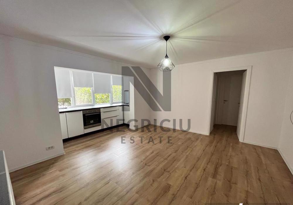 Apartament 3 camere, etajul I, Zona Aradului