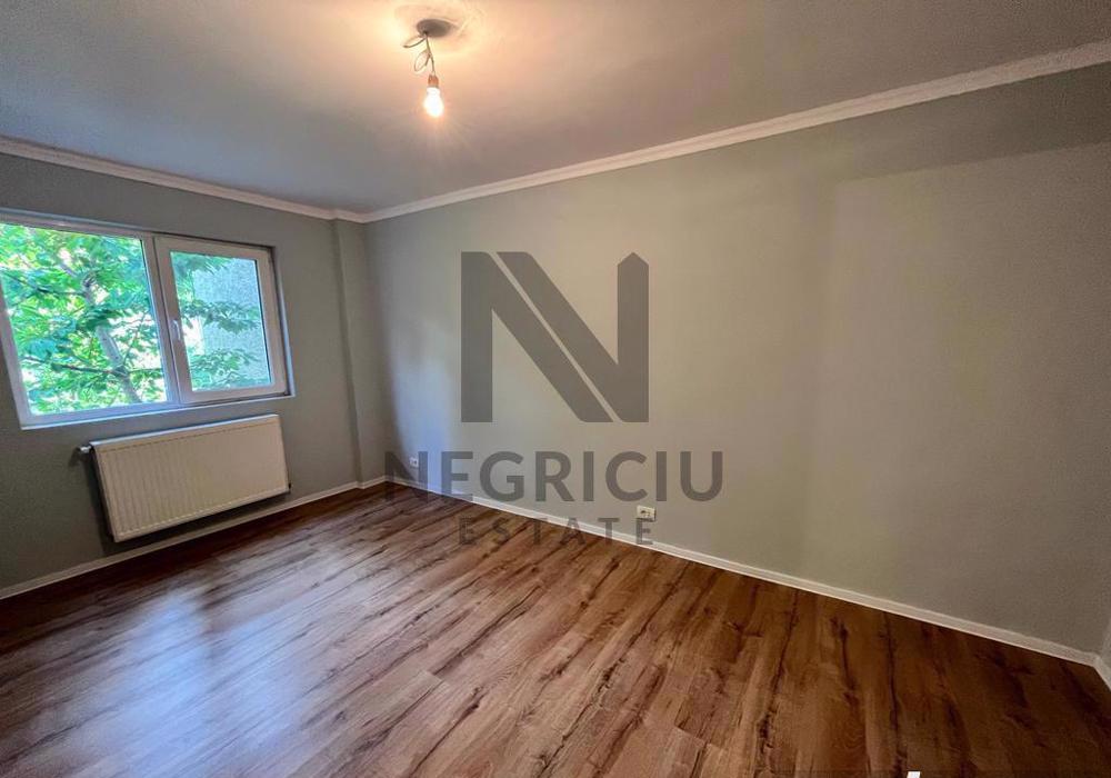 Apartament 3 camere, etajul I, Zona Aradului