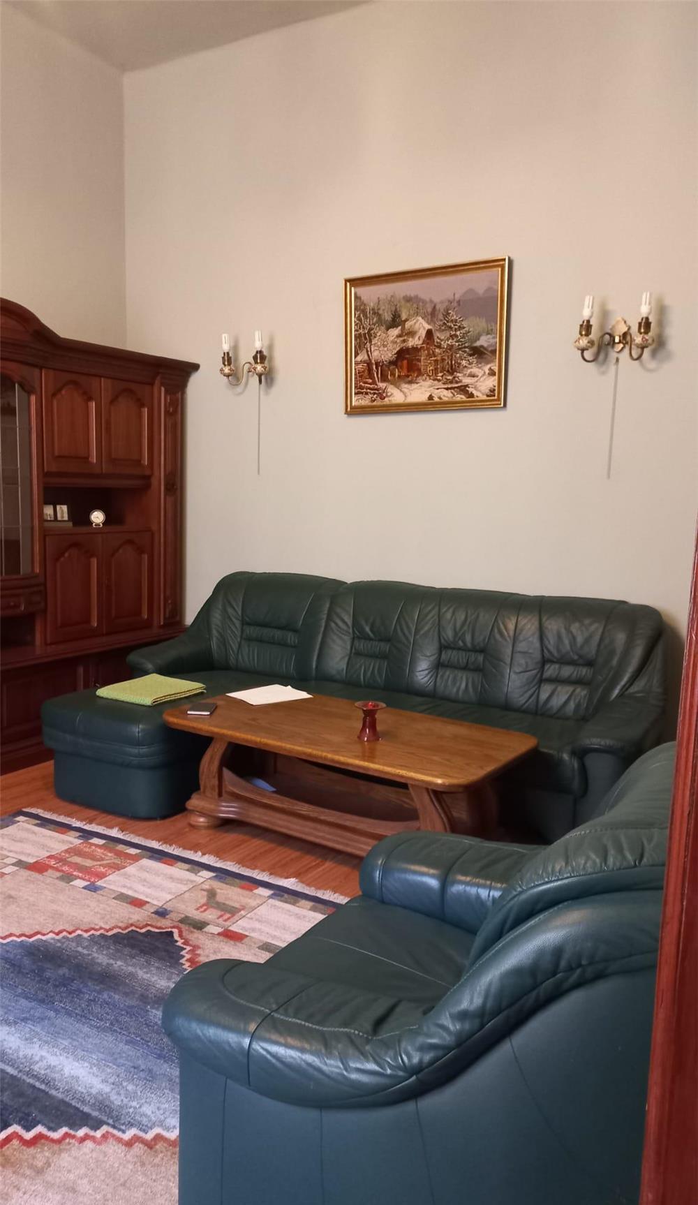 Apartament 3 camere, etj 1 in cladire istorica, zona Piata Romanilor