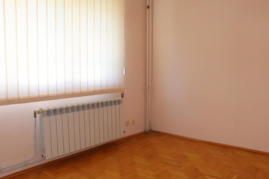 Apartament 3 camere - George Enescu, zona linistita, renovat