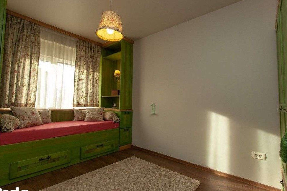 Apartament 3 camere la intrare in militari