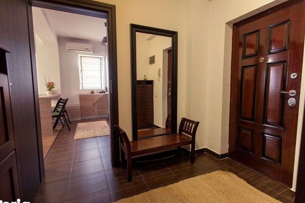 Apartament 3 camere la intrare in militari