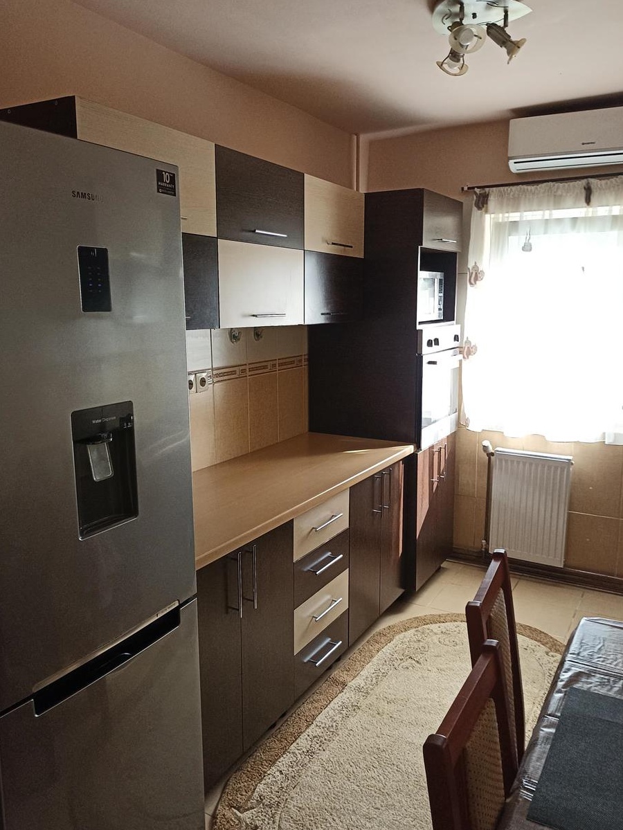 Apartament 3 camere Lipovei