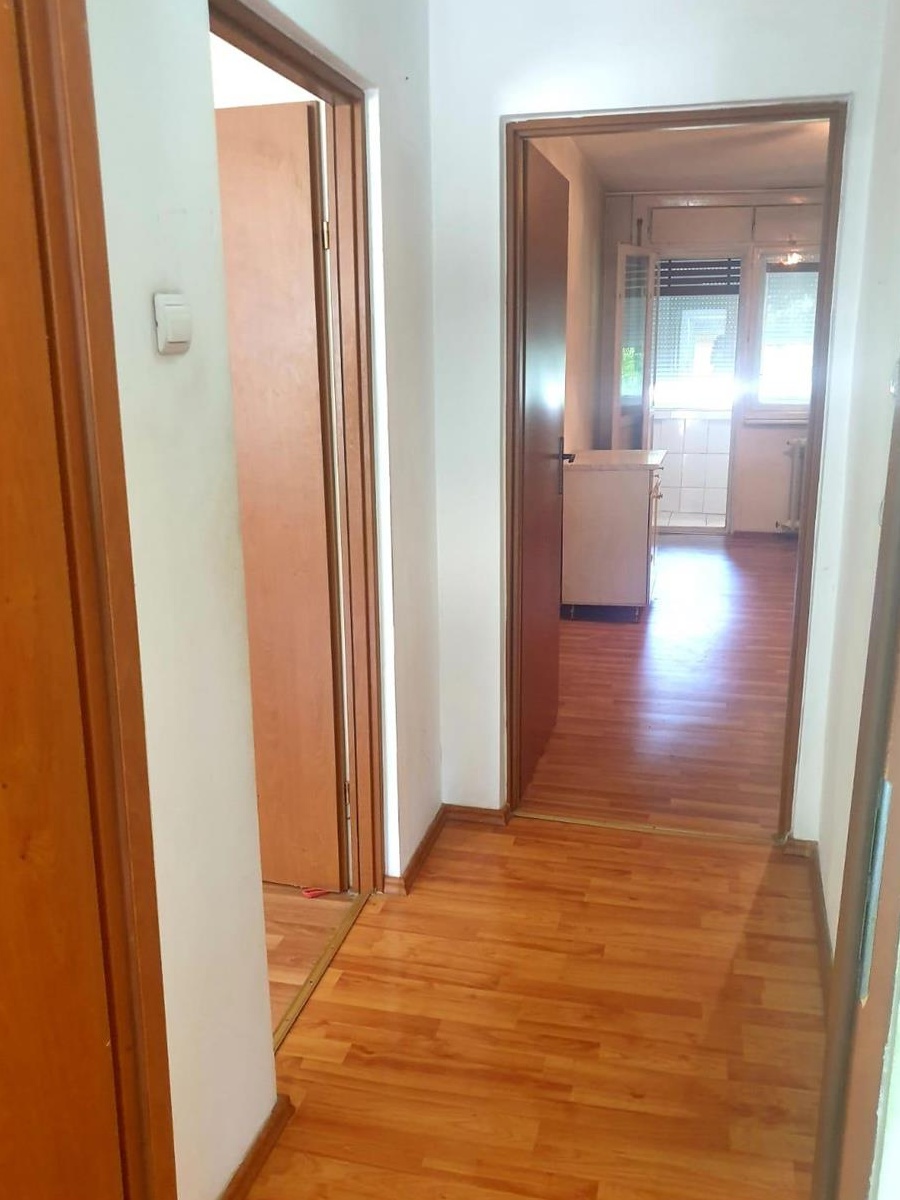 Apartament 3 camere semidecomandat Complex Studențesc