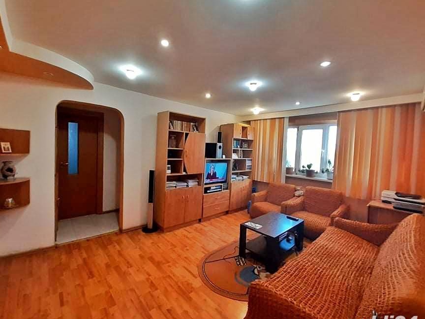 Apartament 3 camere, semidecomandat, Poarta 6, loc parcare