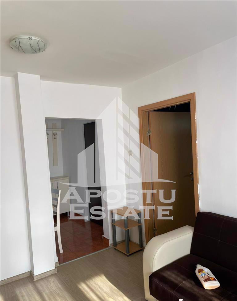 Apartament 3 camere- semidecomandat- Sagului