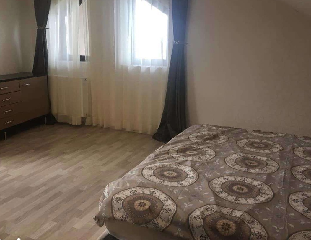 Apartament 3 camere si birou pe 2 nivele, 140mp, str. Tudor Arghez