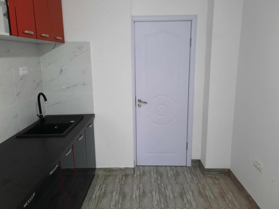Apartament 3 Camere stradal complet renovat electricitate instalatie sanitara noua