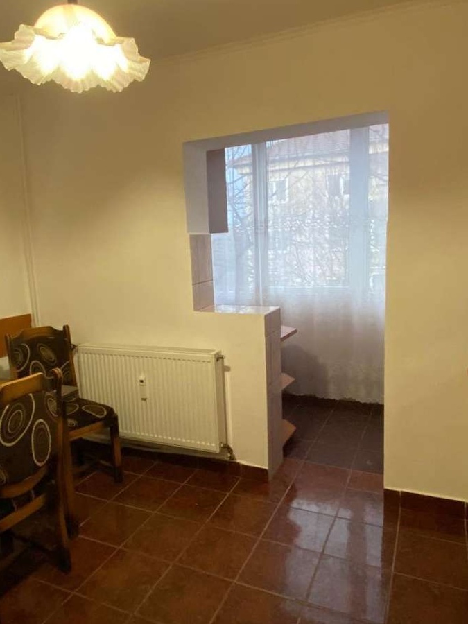 Apartament 3 camere, zona Stefan cel Mare