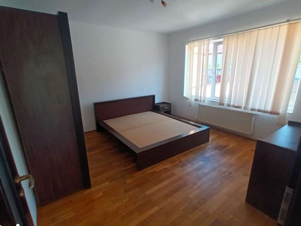 Apartament 3 camere zona Strand