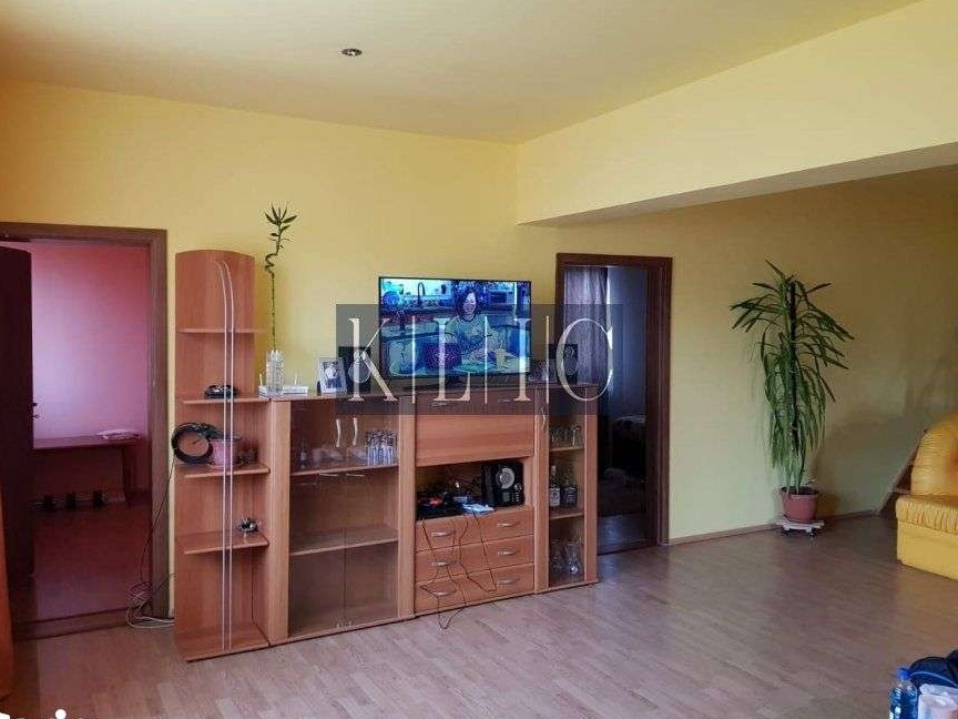 Apartament 4 cam pe doua nivele 138mpu decomandat in zona strand