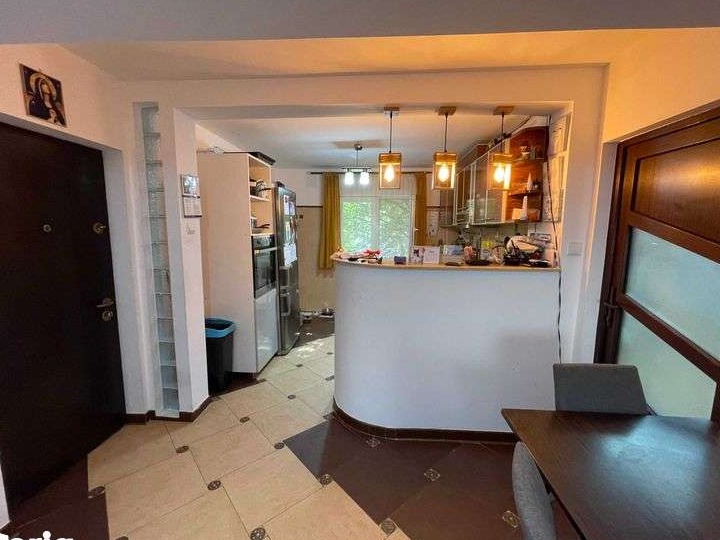 Apartament 4 camere de vanzare Suceava