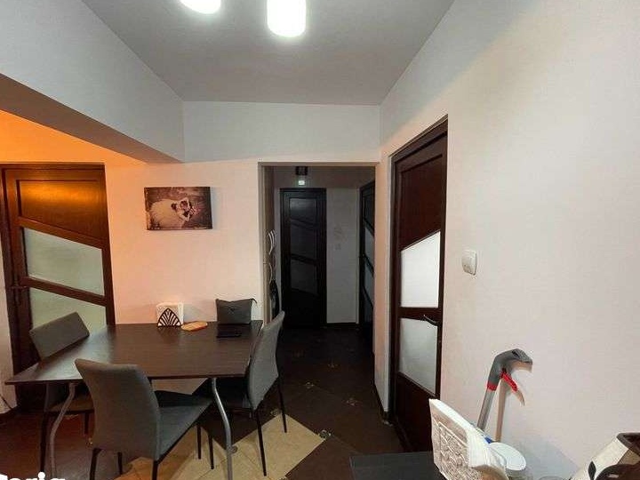 Apartament 4 camere de vanzare Suceava