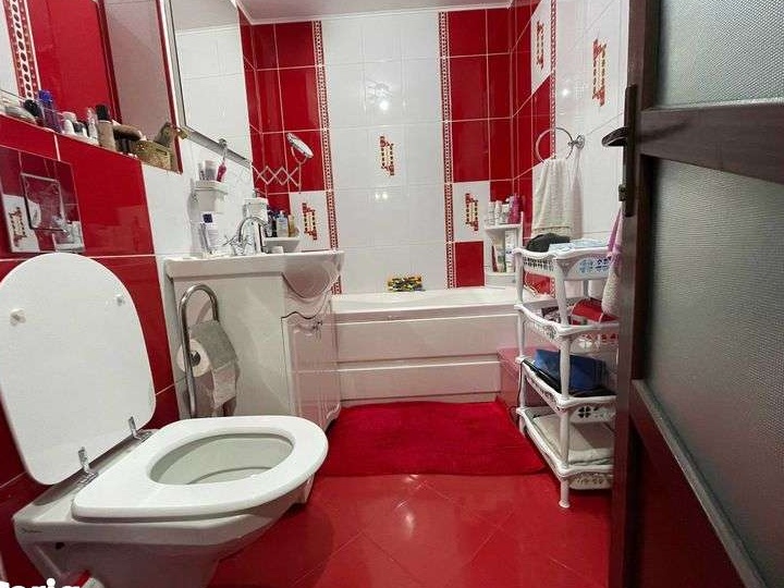 Apartament 4 camere de vanzare Suceava