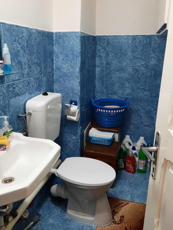 Apartament 4 camere, decomandat, 77 mp, 65000 euro, ultracentral, Radauti, jud. Suceava