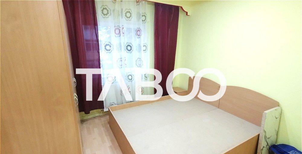Apartament 4 camere decomandate 2 bai si pivnita etaj 1 zona Rahovei