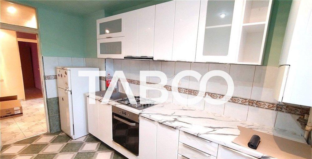 Apartament 4 camere decomandate 2 bai si pivnita etaj 1 zona Rahovei
