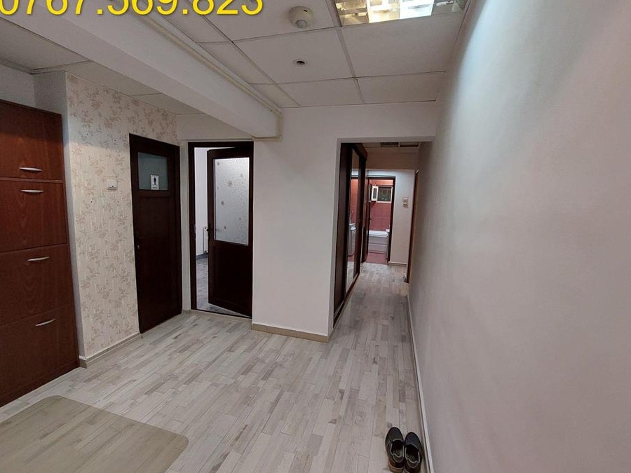 Apartament 4 camere modificat in 3 camere, parter, centrala termica, Pantelimon.