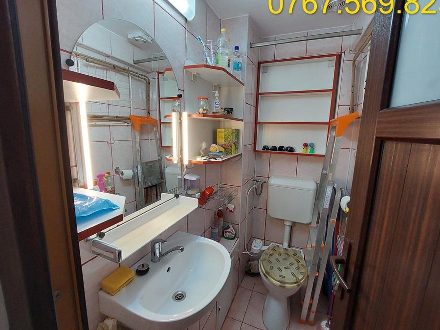 Apartament 4 camere modificat in 3 camere, parter, centrala termica, Pantelimon.