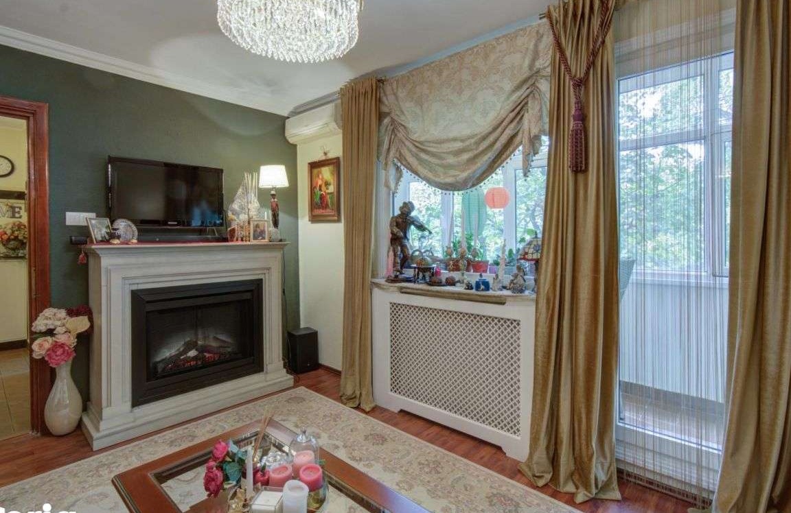 Apartament 4 camere Parc Titanii Burdujeni - etaj 2 decomandat 2 bai -