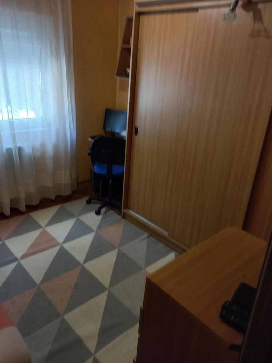 APARTAMENT 4 CAMERE PROPRIETAR