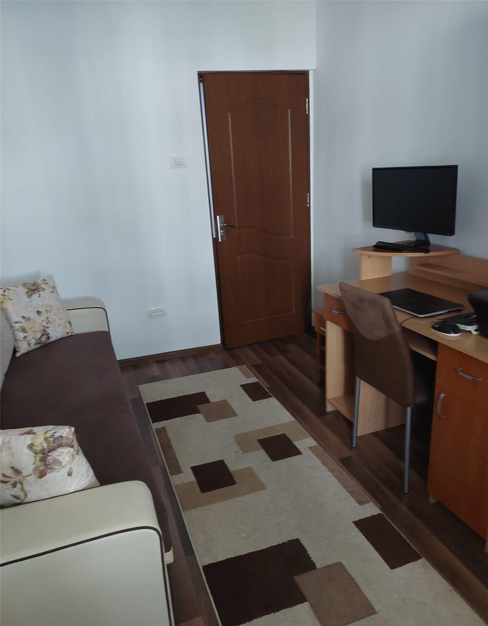 Apartament 4 camere strada Teiul Doameni