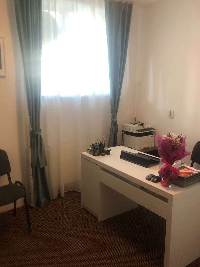 Apartament 5 camere de vanzare demisol Aviatorilor str.Ermil Pangratti