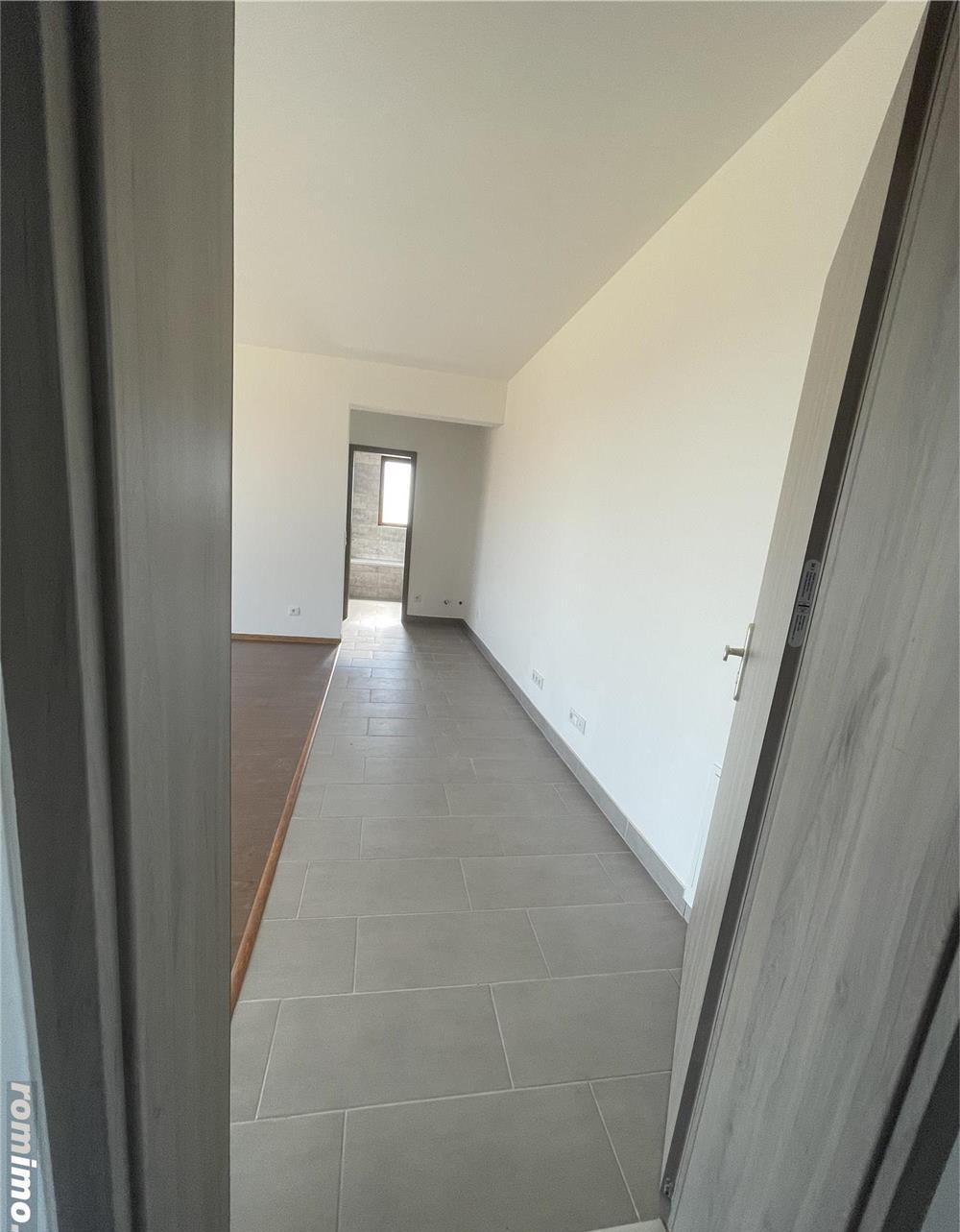 Apartament cu 2 camere+ balcon 10mp disponibil imediat