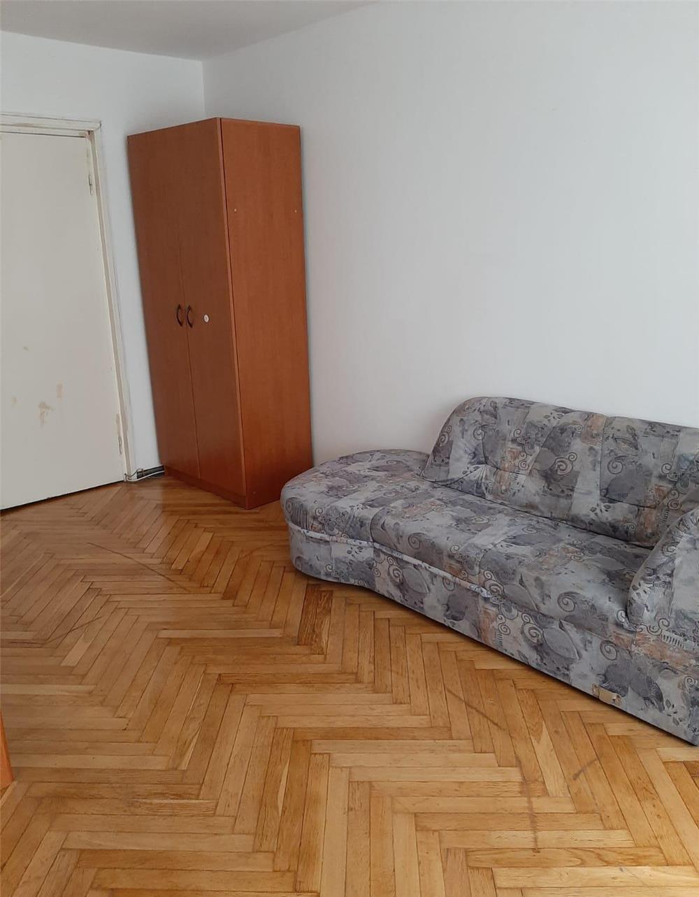 Apartament cu 2 camere de închiriat în CENTRU